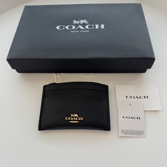 Coach - Picture 3 of 3